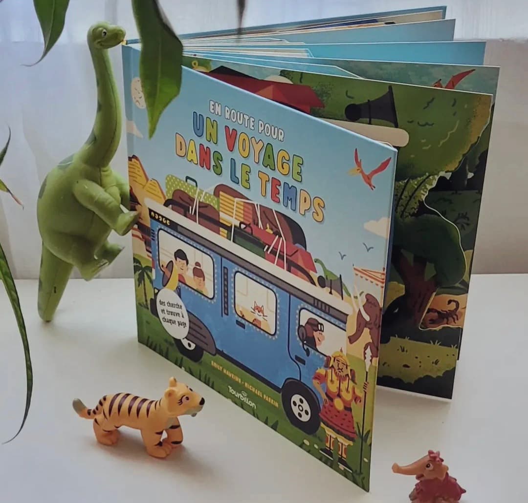 Découverte des livres animés en compagnie des figurines d'animaux